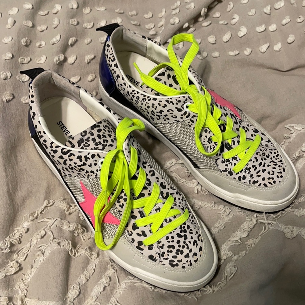 Steve Madden sneakers (women’s 11)